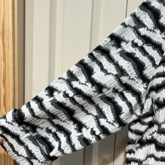 IC Collection black/white zebra print jacket size XL - Picture 3 of 5